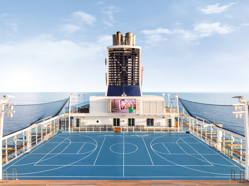 Sportplatz auf dem Oberdeck der Mein Schiff für die Nutzung durch Mein Schiff Crew