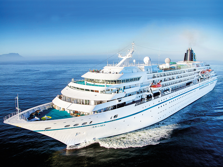 "das Traumschiff" MS AMADEA von Phoenix Reisen auf See